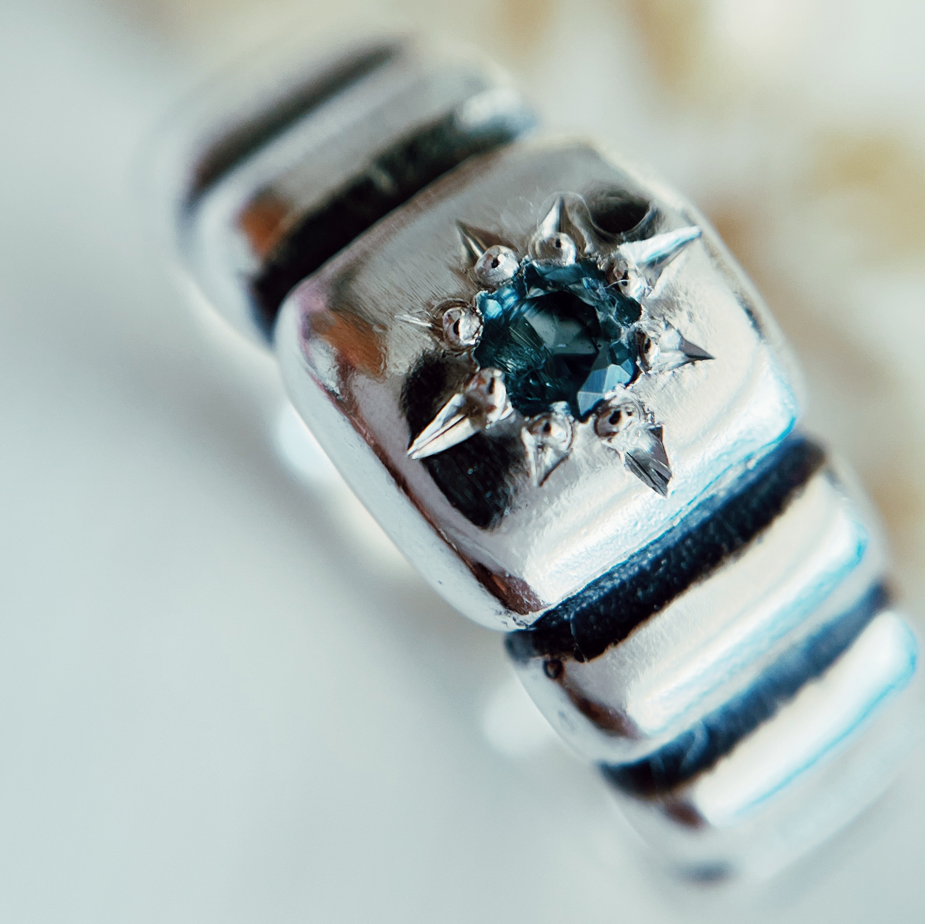 Anillo Empire