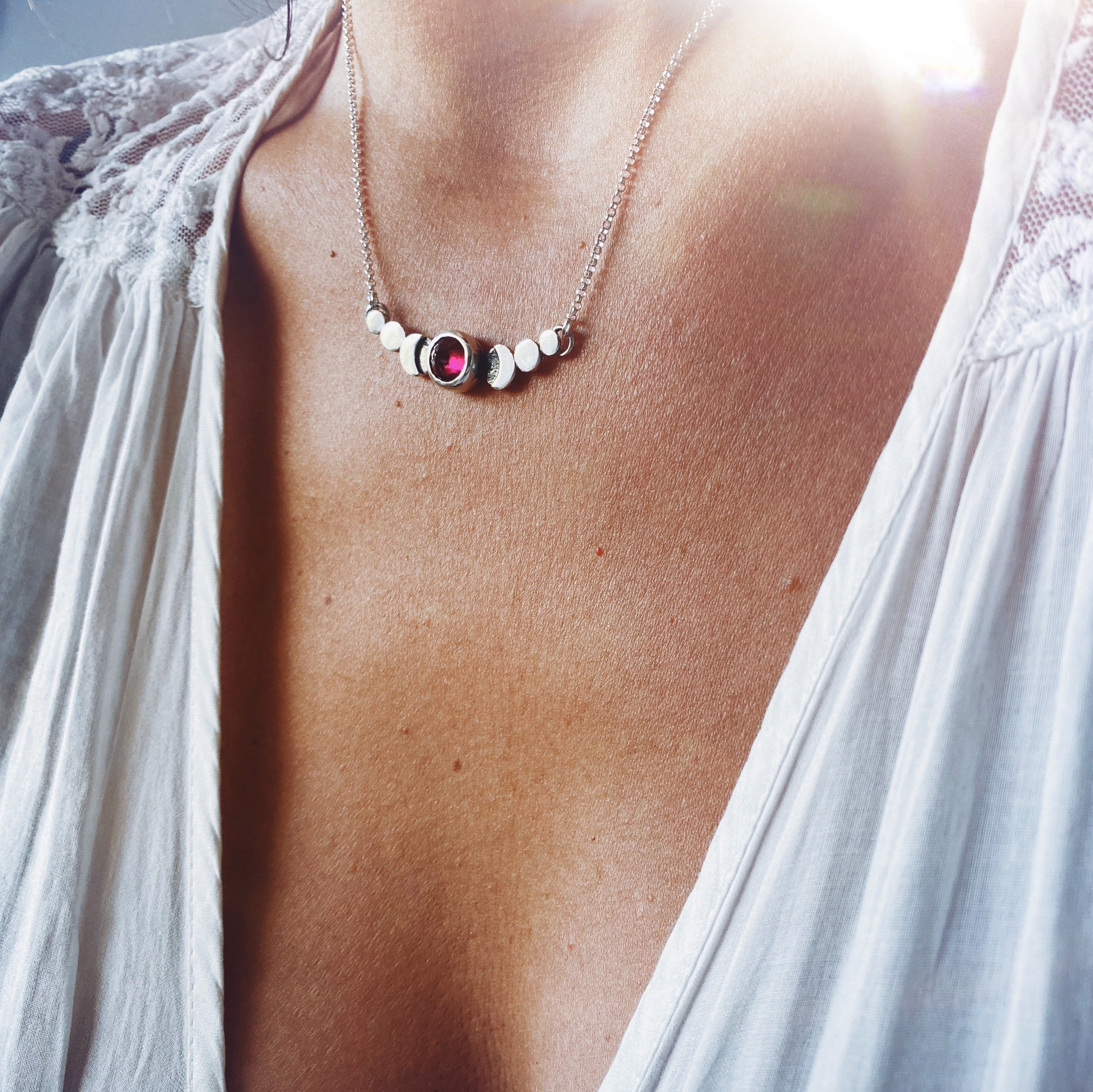 Collar Fases Very Moon Rubi