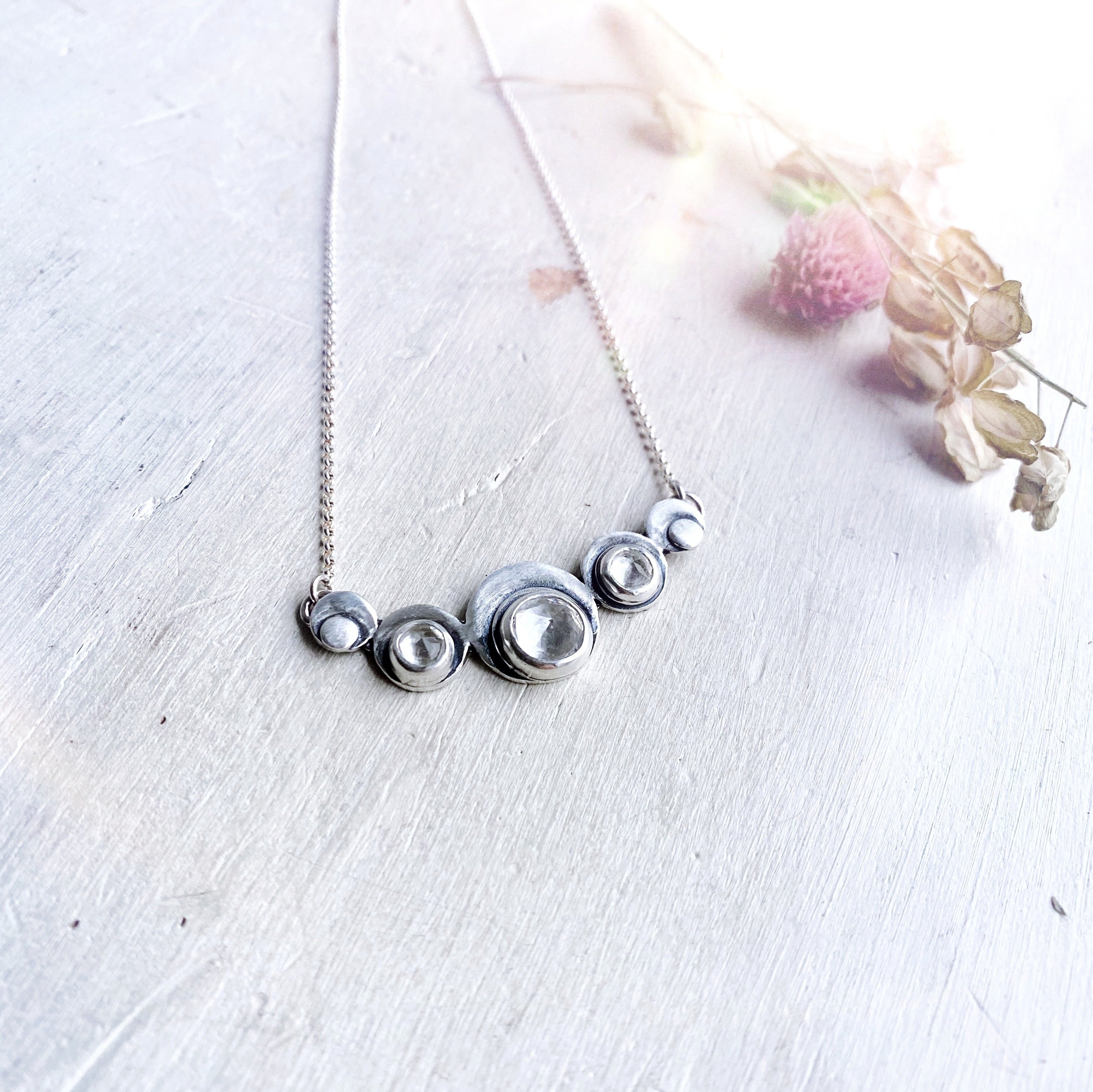 Collar Cosmogyral Topacio Blanco Spike